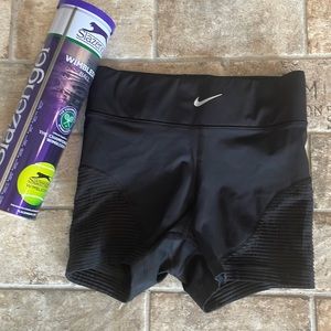 Nike Aeroadapt Shorts size XS